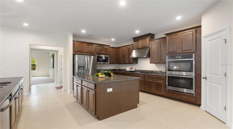 KISSIMMEE, Florida 34746, 6 Bedrooms Bedrooms, ,4 BathroomsBathrooms,Residential,For Sale,BEACON,0,MFRO6342981