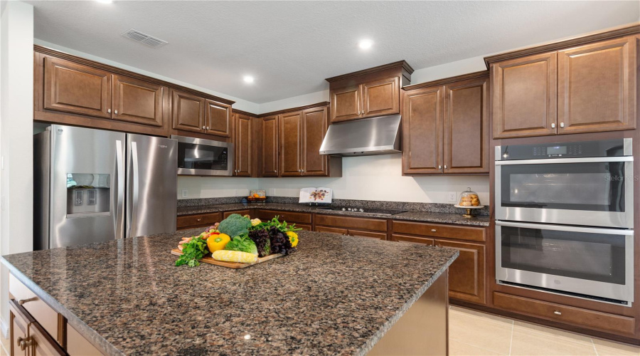 KISSIMMEE, Florida 34746, 6 Bedrooms Bedrooms, ,4 BathroomsBathrooms,Residential,For Sale,BEACON,0,MFRO6342981