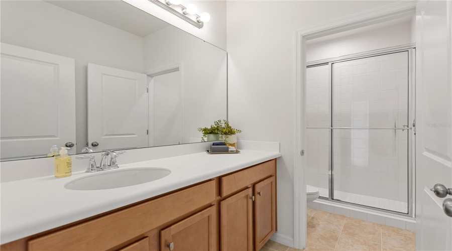 KISSIMMEE, Florida 34746, 6 Bedrooms Bedrooms, ,4 BathroomsBathrooms,Residential,For Sale,BEACON,0,MFRO6342981