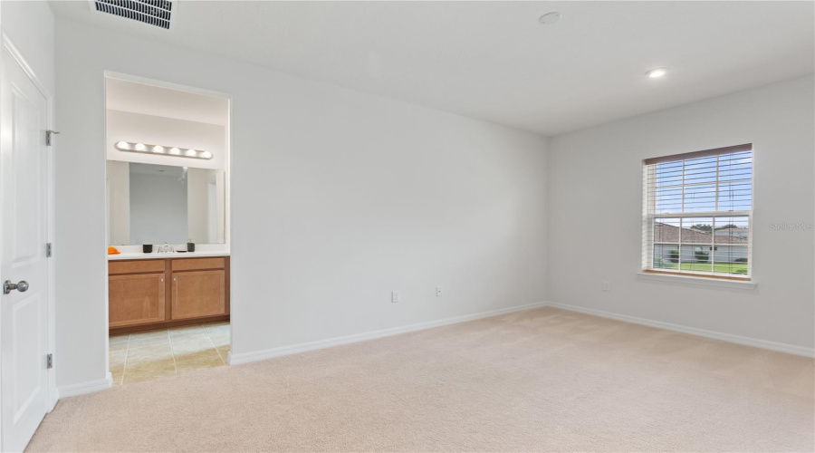 KISSIMMEE, Florida 34746, 6 Bedrooms Bedrooms, ,4 BathroomsBathrooms,Residential,For Sale,BEACON,0,MFRO6342981