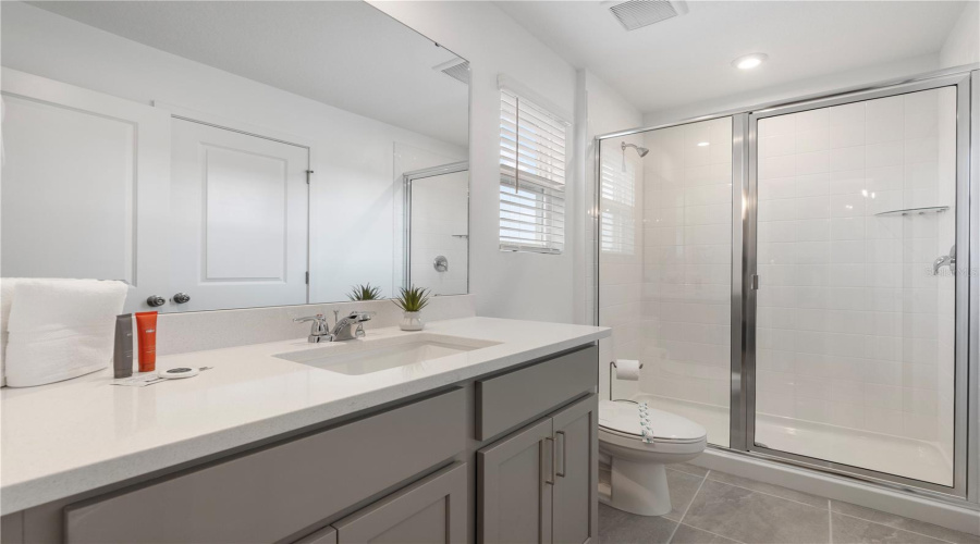 KISSIMMEE, Florida 34747, 6 Bedrooms Bedrooms, ,4 BathroomsBathrooms,Residential,For Sale,ZABALLINA,0,MFRO6295498