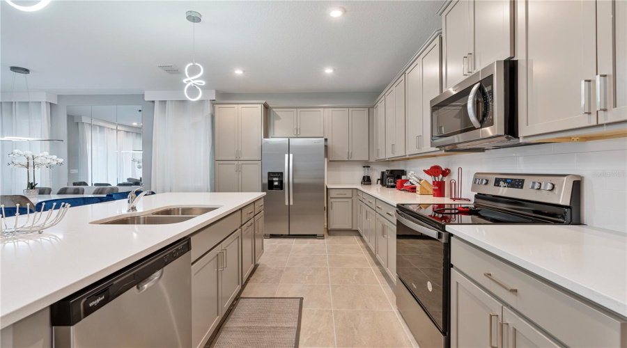 KISSIMMEE, Florida 34747, 6 Bedrooms Bedrooms, ,4 BathroomsBathrooms,Residential,For Sale,ZABALLINA,0,MFRO6295498