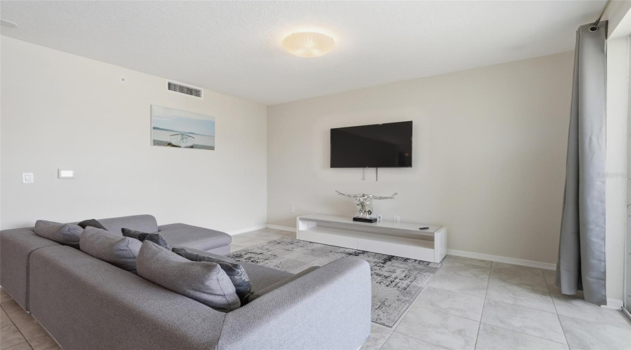 KISSIMMEE, Florida 34746, 2 Bedrooms Bedrooms, ,2 BathroomsBathrooms,Residential,For Sale,PARADOX,0,MFRS5147323