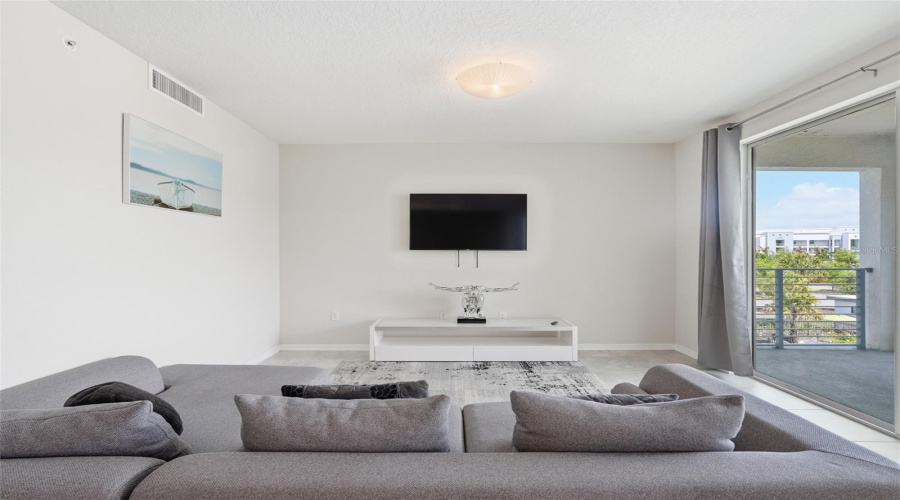 KISSIMMEE, Florida 34746, 2 Bedrooms Bedrooms, ,2 BathroomsBathrooms,Residential,For Sale,PARADOX,0,MFRS5147323