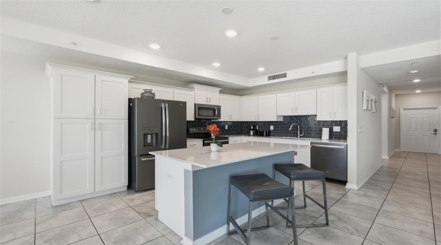 KISSIMMEE, Florida 34746, 2 Bedrooms Bedrooms, ,2 BathroomsBathrooms,Residential,For Sale,PARADOX,0,MFRS5147323