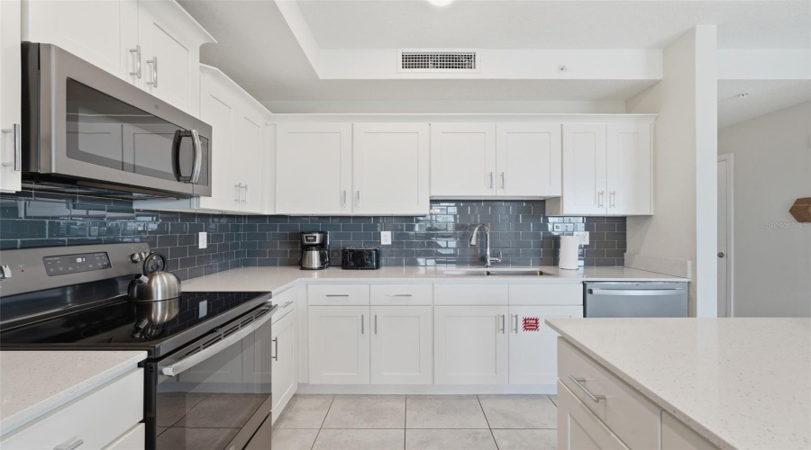 KISSIMMEE, Florida 34746, 2 Bedrooms Bedrooms, ,2 BathroomsBathrooms,Residential,For Sale,PARADOX,0,MFRS5147323