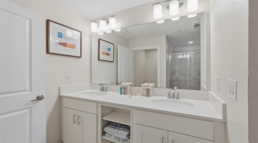 KISSIMMEE, Florida 34746, 2 Bedrooms Bedrooms, ,2 BathroomsBathrooms,Residential,For Sale,PARADOX,0,MFRS5147323