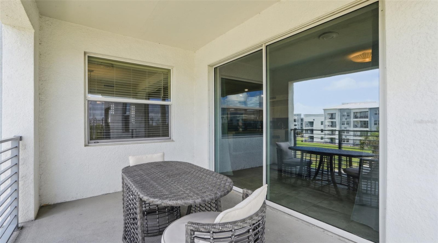 KISSIMMEE, Florida 34746, 2 Bedrooms Bedrooms, ,2 BathroomsBathrooms,Residential,For Sale,PARADOX,0,MFRS5147323