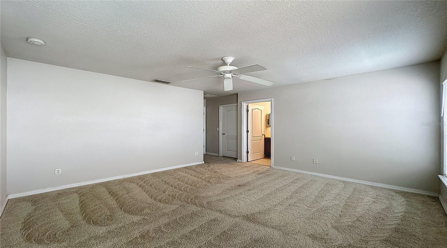 DAVENPORT, Florida 33896, 4 Bedrooms Bedrooms, ,3 BathroomsBathrooms,Residential,For Sale,ROYAL RIDGE,0,MFRS5145502