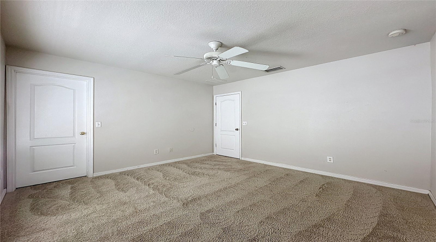 DAVENPORT, Florida 33896, 4 Bedrooms Bedrooms, ,3 BathroomsBathrooms,Residential,For Sale,ROYAL RIDGE,0,MFRS5145502