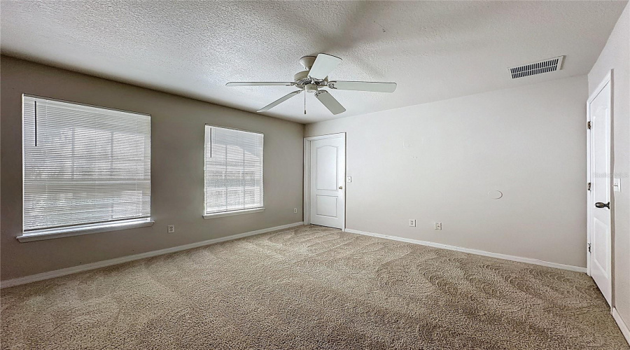 DAVENPORT, Florida 33896, 4 Bedrooms Bedrooms, ,3 BathroomsBathrooms,Residential,For Sale,ROYAL RIDGE,0,MFRS5145502