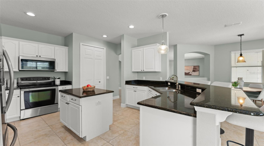 KISSIMMEE, Florida 34746, 4 Bedrooms Bedrooms, ,3 BathroomsBathrooms,Residential,For Sale,EAGLE ISLE,0,MFRO6393887