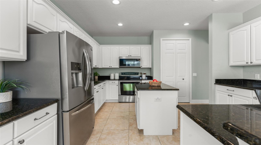 KISSIMMEE, Florida 34746, 4 Bedrooms Bedrooms, ,3 BathroomsBathrooms,Residential,For Sale,EAGLE ISLE,0,MFRO6393887