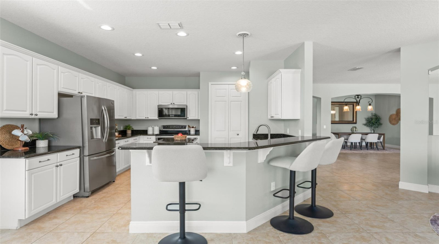 KISSIMMEE, Florida 34746, 4 Bedrooms Bedrooms, ,3 BathroomsBathrooms,Residential,For Sale,EAGLE ISLE,0,MFRO6393887