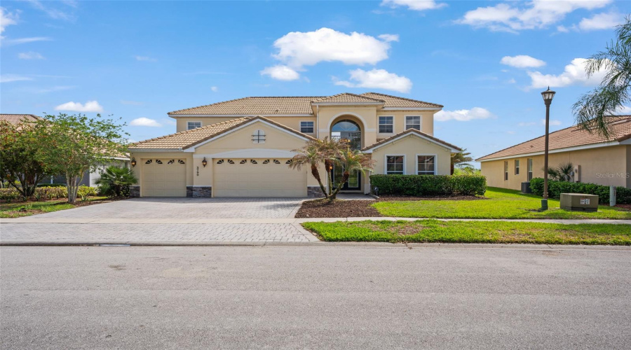 KISSIMMEE, Florida 34746, 4 Bedrooms Bedrooms, ,3 BathroomsBathrooms,Residential,For Sale,EAGLE ISLE,0,MFRO6393887