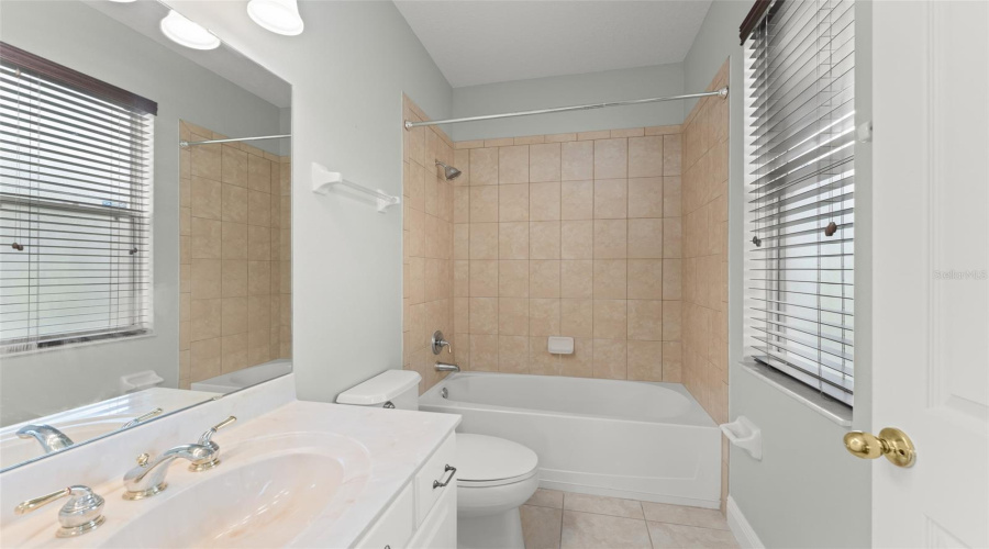 Downstairs En Suite Bathroom