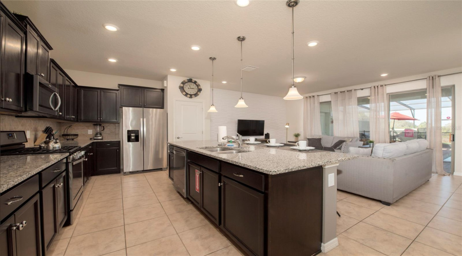 DAVENPORT, Florida 33837, 5 Bedrooms Bedrooms, ,4 BathroomsBathrooms,Residential,For Sale,TERRASONESTA,0,MFRO6397123