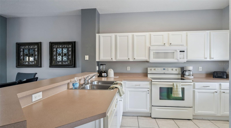 KISSIMMEE, Florida 34747, 3 Bedrooms Bedrooms, ,2 BathroomsBathrooms,Residential,For Sale,YELLOW LANTANA,0,MFRS5147326