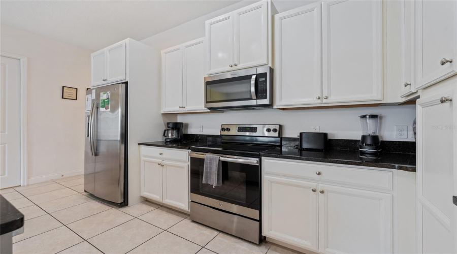 DAVENPORT, Florida 33896, 4 Bedrooms Bedrooms, ,3 BathroomsBathrooms,Residential,For Sale,CAPTIVA,0,MFRO6396814