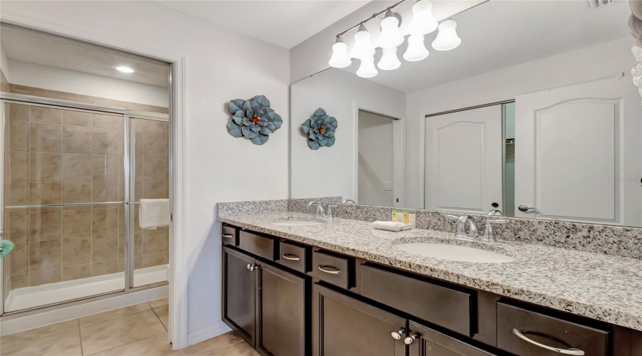 DAVENPORT, Florida 33837, 5 Bedrooms Bedrooms, ,4 BathroomsBathrooms,Residential,For Sale,TERRASONESTA,0,MFRO6275320