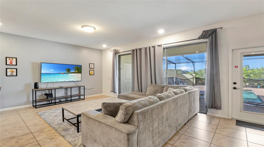 DAVENPORT, Florida 33837, 5 Bedrooms Bedrooms, ,4 BathroomsBathrooms,Residential,For Sale,TERRASONESTA,0,MFRO6275320