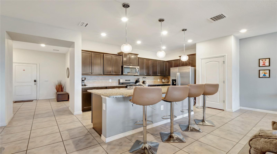 DAVENPORT, Florida 33837, 5 Bedrooms Bedrooms, ,4 BathroomsBathrooms,Residential,For Sale,TERRASONESTA,0,MFRO6275320