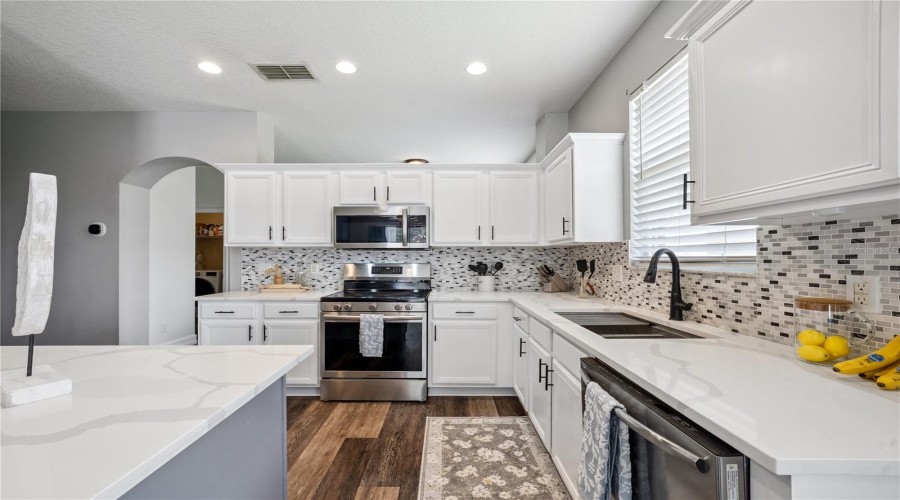 KISSIMMEE, Florida 34746, 4 Bedrooms Bedrooms, ,2 BathroomsBathrooms,Residential,For Sale,EAGLE CREEK,0,MFRO6397053