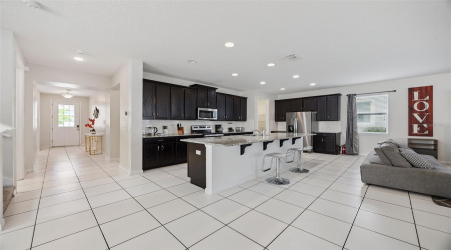KISSIMMEE, Florida 34747, 9 Bedrooms Bedrooms, ,6 BathroomsBathrooms,Residential,For Sale,SUNSHINE RIDGE,0,MFRO6396158