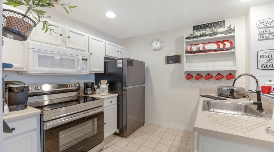 KISSIMMEE, Florida 34746, 3 Bedrooms Bedrooms, ,2 BathroomsBathrooms,Residential,For Sale,LODI,0,MFRO6379110