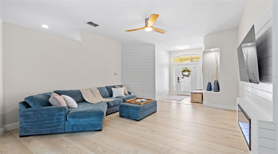 DAVENPORT, Florida 33897, 4 Bedrooms Bedrooms, ,3 BathroomsBathrooms,Residential,For Sale,HAMPTON,0,MFRO6396136