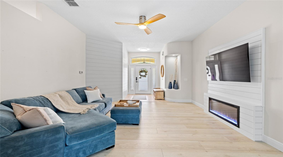 DAVENPORT, Florida 33897, 4 Bedrooms Bedrooms, ,3 BathroomsBathrooms,Residential,For Sale,HAMPTON,0,MFRO6396136