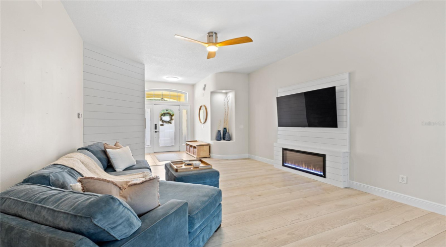 DAVENPORT, Florida 33897, 4 Bedrooms Bedrooms, ,3 BathroomsBathrooms,Residential,For Sale,HAMPTON,0,MFRO6396136