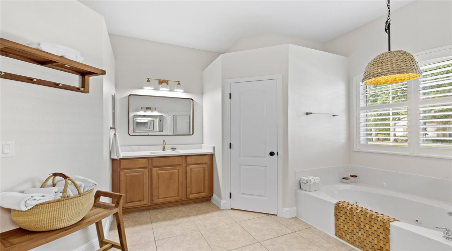 DAVENPORT, Florida 33897, 4 Bedrooms Bedrooms, ,3 BathroomsBathrooms,Residential,For Sale,HAMPTON,0,MFRO6396136