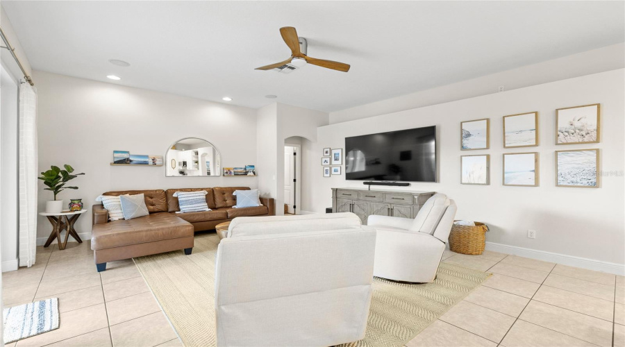 DAVENPORT, Florida 33897, 4 Bedrooms Bedrooms, ,3 BathroomsBathrooms,Residential,For Sale,HAMPTON,0,MFRO6396136