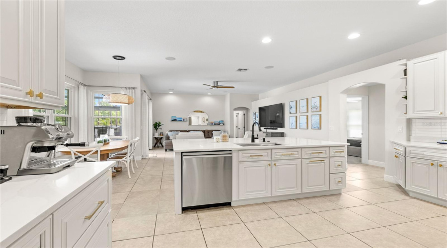 DAVENPORT, Florida 33897, 4 Bedrooms Bedrooms, ,3 BathroomsBathrooms,Residential,For Sale,HAMPTON,0,MFRO6396136