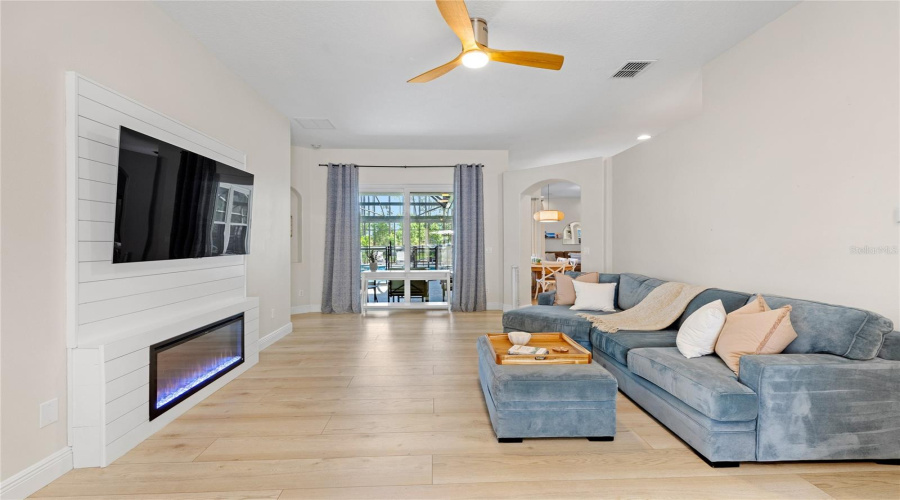 DAVENPORT, Florida 33897, 4 Bedrooms Bedrooms, ,3 BathroomsBathrooms,Residential,For Sale,HAMPTON,0,MFRO6396136