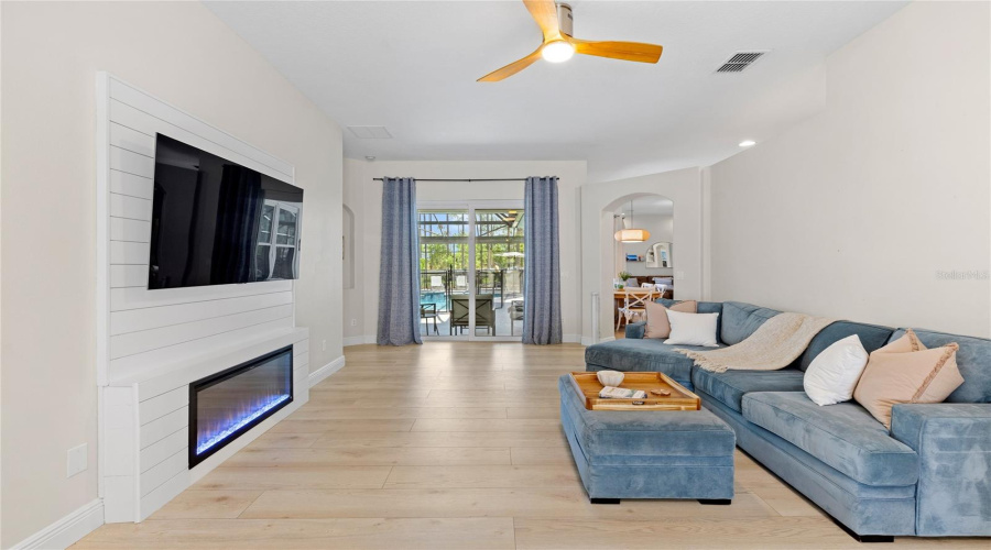 DAVENPORT, Florida 33897, 4 Bedrooms Bedrooms, ,3 BathroomsBathrooms,Residential,For Sale,HAMPTON,0,MFRO6396136