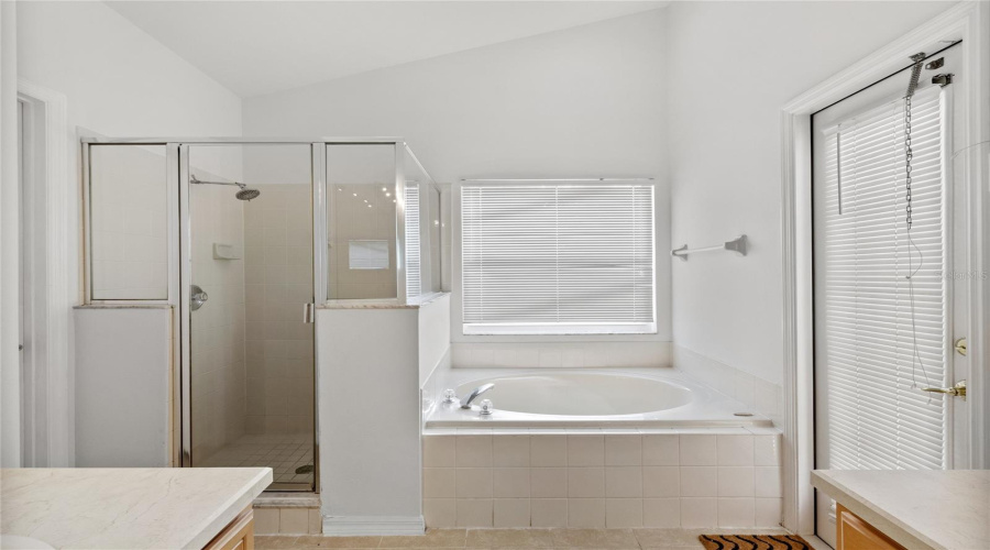 KISSIMMEE, Florida 34746, 4 Bedrooms Bedrooms, ,3 BathroomsBathrooms,Residential,For Sale,SENECA POINT,0,MFRO6395805