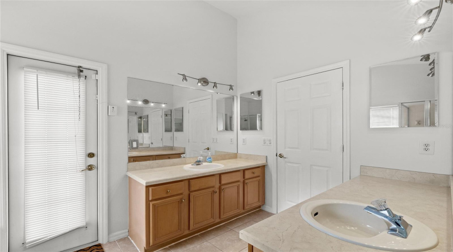 KISSIMMEE, Florida 34746, 4 Bedrooms Bedrooms, ,3 BathroomsBathrooms,Residential,For Sale,SENECA POINT,0,MFRO6395805