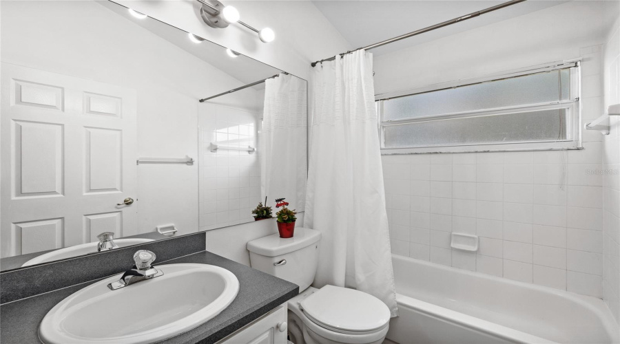 KISSIMMEE, Florida 34746, 4 Bedrooms Bedrooms, ,3 BathroomsBathrooms,Residential,For Sale,SENECA POINT,0,MFRO6395805