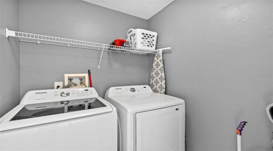 KISSIMMEE, Florida 34746, 4 Bedrooms Bedrooms, ,3 BathroomsBathrooms,Residential,For Sale,SENECA POINT,0,MFRO6395805