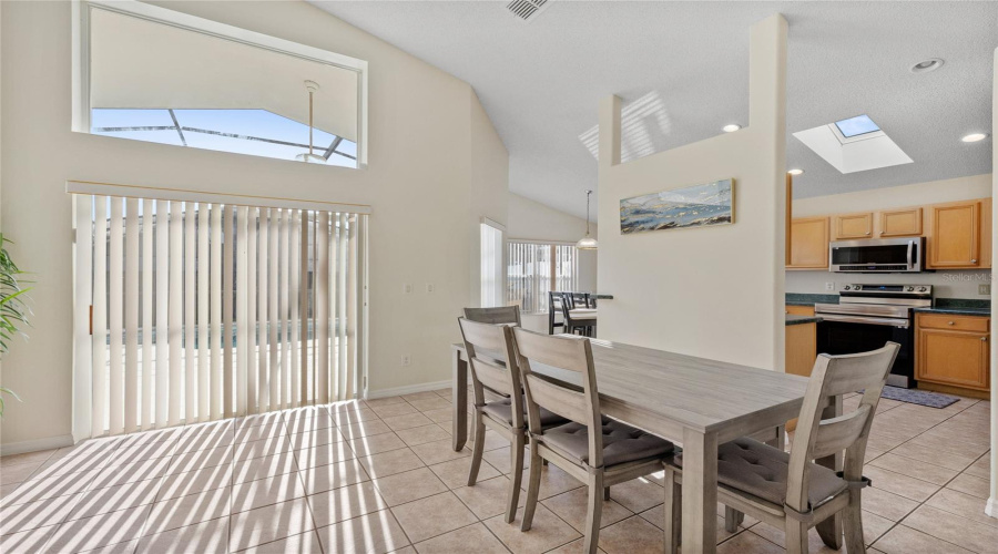 KISSIMMEE, Florida 34746, 4 Bedrooms Bedrooms, ,3 BathroomsBathrooms,Residential,For Sale,SENECA POINT,0,MFRO6395805