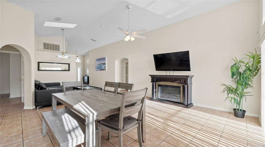 KISSIMMEE, Florida 34746, 4 Bedrooms Bedrooms, ,3 BathroomsBathrooms,Residential,For Sale,SENECA POINT,0,MFRO6395805