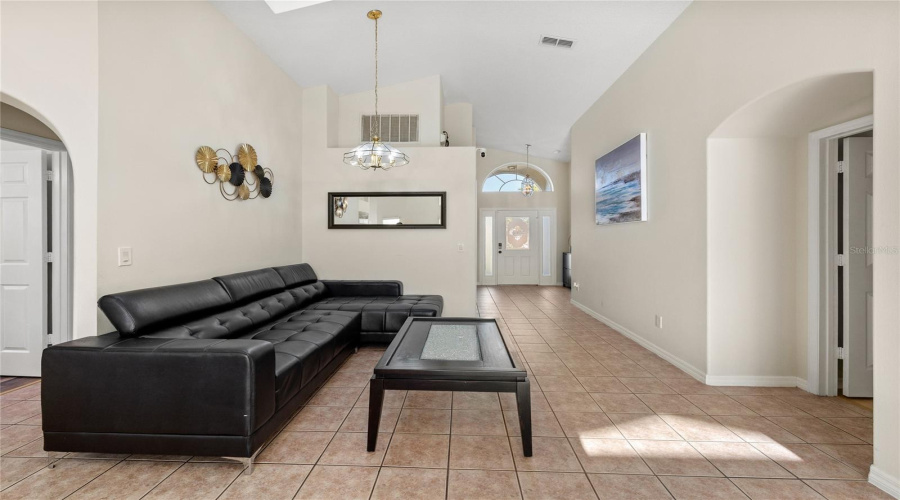 KISSIMMEE, Florida 34746, 4 Bedrooms Bedrooms, ,3 BathroomsBathrooms,Residential,For Sale,SENECA POINT,0,MFRO6395805