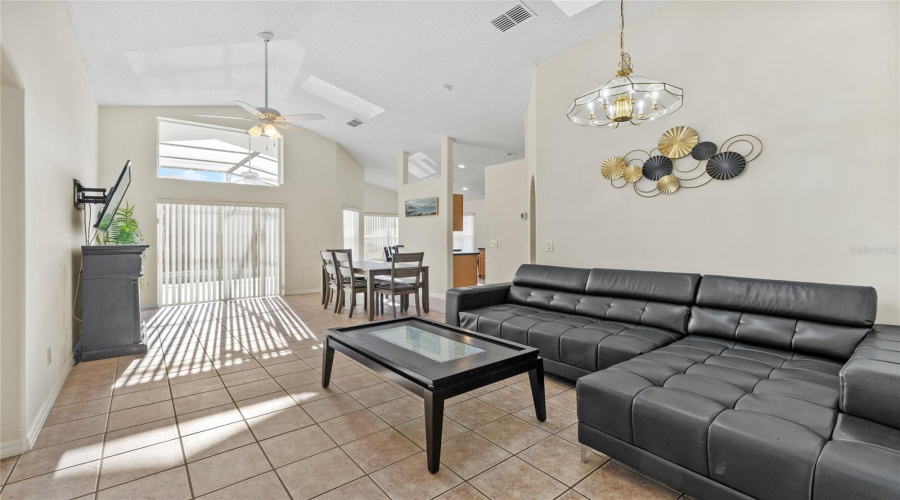 KISSIMMEE, Florida 34746, 4 Bedrooms Bedrooms, ,3 BathroomsBathrooms,Residential,For Sale,SENECA POINT,0,MFRO6395805