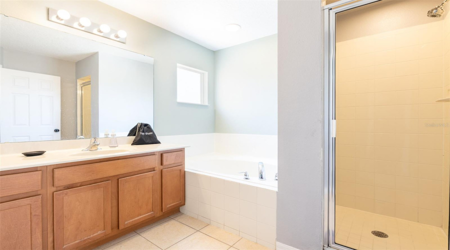 KISSIMMEE, Florida 34746, 6 Bedrooms Bedrooms, ,5 BathroomsBathrooms,Residential,For Sale,LAS FUENTES,0,MFRO6397248