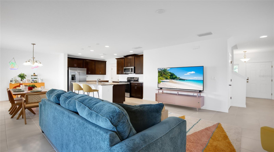 DAVENPORT, Florida 33837, 4 Bedrooms Bedrooms, ,2 BathroomsBathrooms,Residential,For Sale,SWAN SWIM,0,MFRTB8494970