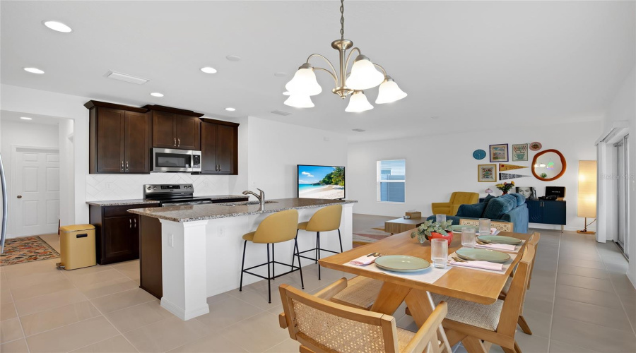 DAVENPORT, Florida 33837, 4 Bedrooms Bedrooms, ,2 BathroomsBathrooms,Residential,For Sale,SWAN SWIM,0,MFRTB8494970