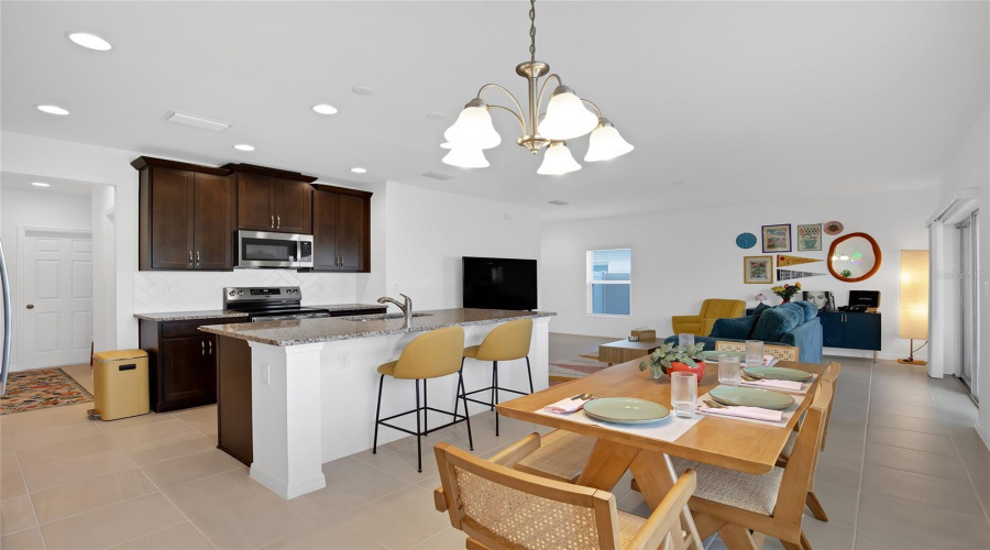 DAVENPORT, Florida 33837, 4 Bedrooms Bedrooms, ,2 BathroomsBathrooms,Residential,For Sale,SWAN SWIM,0,MFRTB8494970