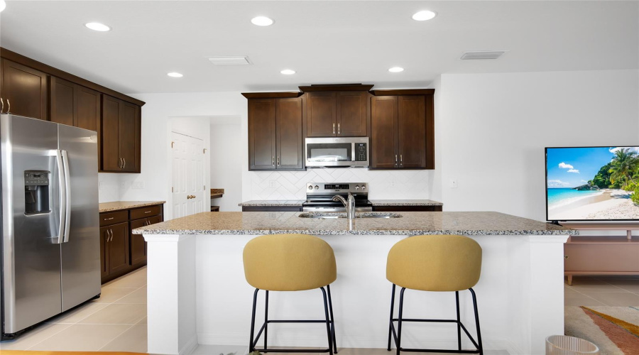 DAVENPORT, Florida 33837, 4 Bedrooms Bedrooms, ,2 BathroomsBathrooms,Residential,For Sale,SWAN SWIM,0,MFRTB8494970